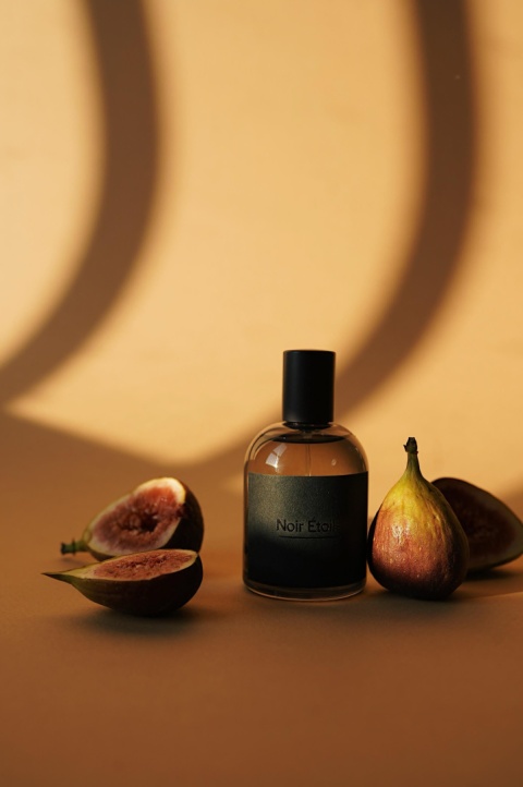 NOIR ÉTOILE Perfumy unisex 2 ml