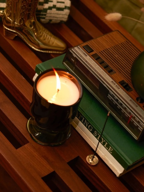 Oribe Desertland Scented Candle Zapachowa świeca 226,8 g