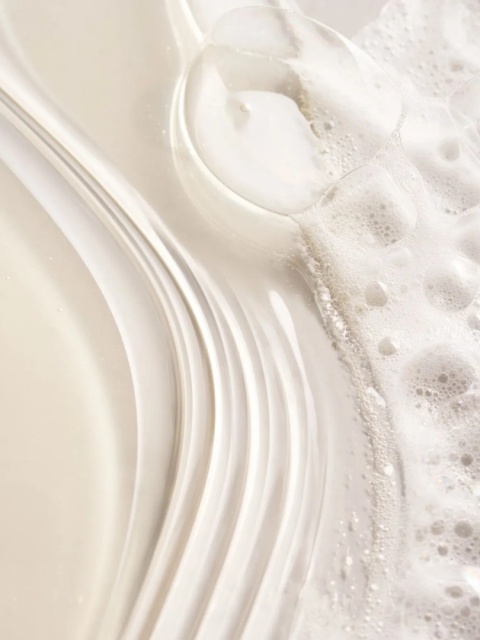 Oribe Serene Scalp Densifying Shampoo Szampon zagęszczający i wzmacniający włosy, redukujący ich wypadanie 250 ml