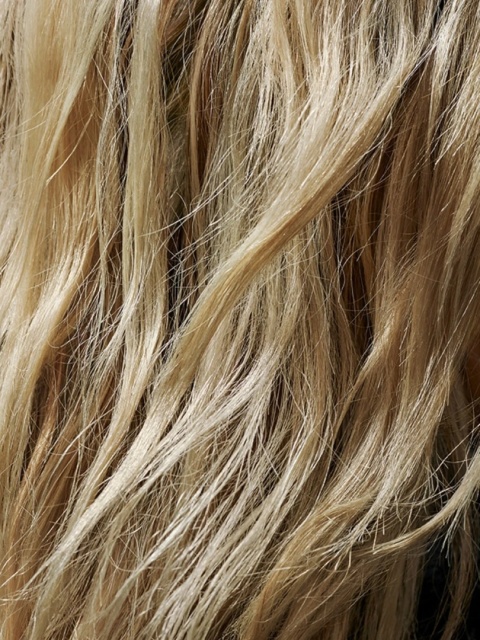 Oribe Signature Flash Form Finishing Spray Wax Delikatnie teksturyzująca i utrwalająca mgiełka-wosk 150 ml