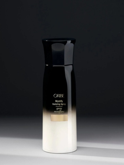 Oribe Gold Lust Mystify Restyling Spray Spray odświeżający i reaktywujący działanie „wczorajszych" kosmetyków 175 ml