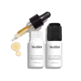 MEDIK8 Oxy-R Peptides Nawilżające serum rozjaśniające przebarwienia z 1% oksyresweratrolu 2 x 10 ml