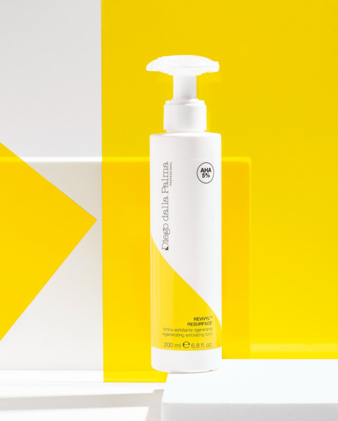 Diego dalla Palma Regenerating Exfoliating Tonic Regenerujący tonik złuszczający 200 ml Diego dalla Palma Regenerating Exfoliating Tonic Regenerujący tonik złuszczający 200 ml