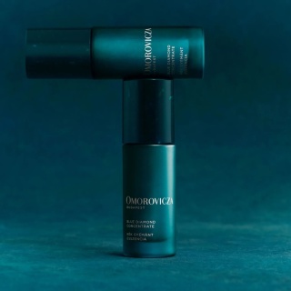 Omorovicza Blue Diamond Concentrate Przeciwzmarszczkowe serum regenerujące z peptydami diamentowymi 30 ml